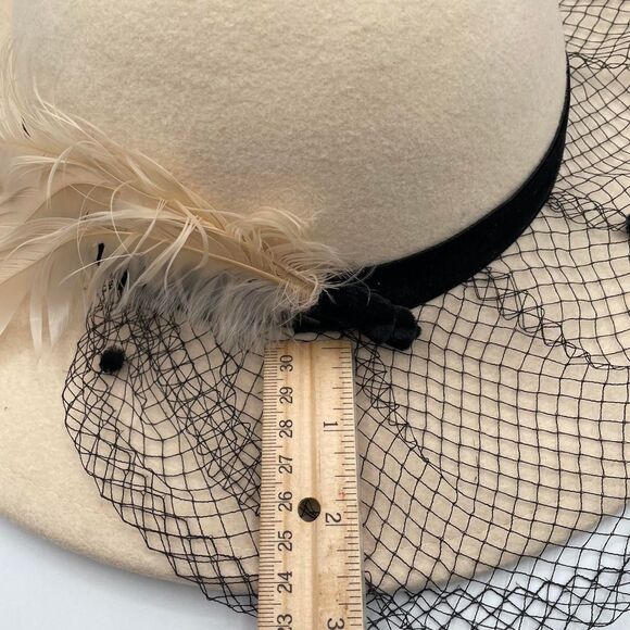 Vintage Cream Wool Fedora Hat Black Mesh Veil & Feathers Glam Chic Old Hollywood - Picture 6 of 8
